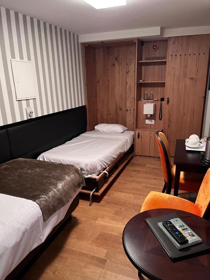 Logis Hotel Ettenheim Strasburgo Esterno foto